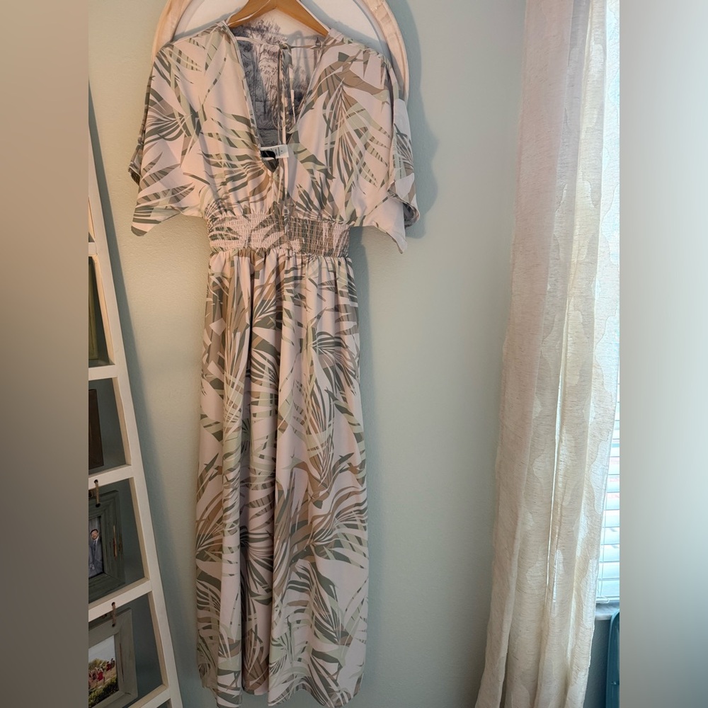 Elegant Palm Print Maxi Dress